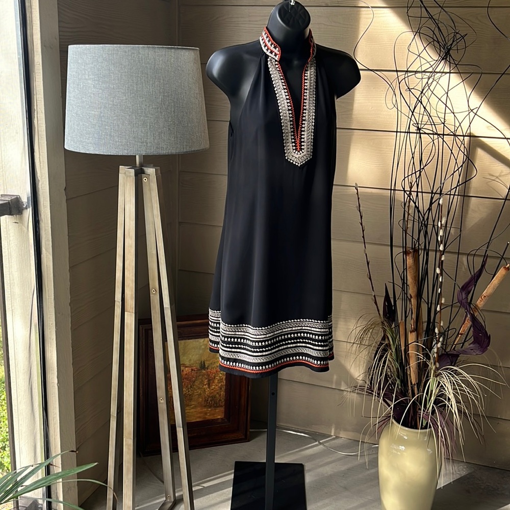 THML Sleeveless Shift Dress. Preowned